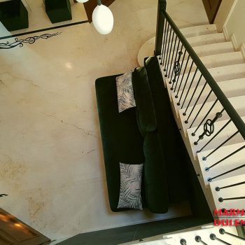 www1 Schody oraz inkrustowana posadzka marmurowa