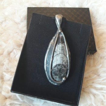 27-Biżuteria Justart Marmur Dulemba Kamień Ozdoba Brosza (26) Bizuteria Justart Marmur Dulemba Kamien Ozdoba Brosza