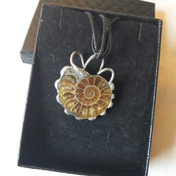 45-Biżuteria Justart Marmur Dulemba Kamień Ozdoba Brosza (44) Bizuteria Justart Marmur Dulemba Kamien Ozdoba Brosza