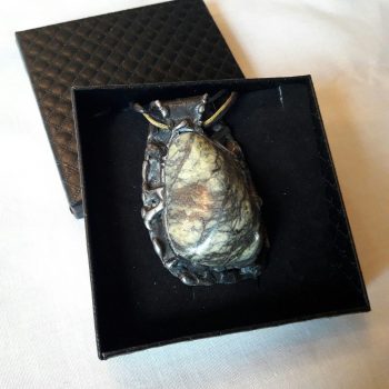 48-Biżuteria Justart Marmur Dulemba Kamień Ozdoba Brosza (47) Bizuteria Justart Marmur Dulemba Kamien Ozdoba Brosza