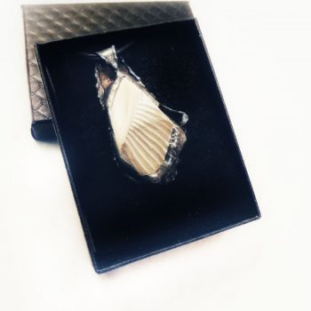 77-Biżuteria Justart Marmur Dulemba Kamień Ozdoba Brosza (76) Bizuteria Justart Marmur Dulemba Kamien Ozdoba Brosza