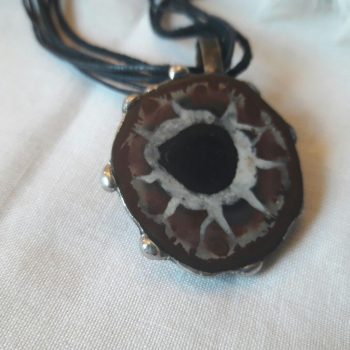 87-Biżuteria Justart Marmur Dulemba Kamień Ozdoba Brosza (86) Bizuteria Justart Marmur Dulemba Kamien Ozdoba Brosza